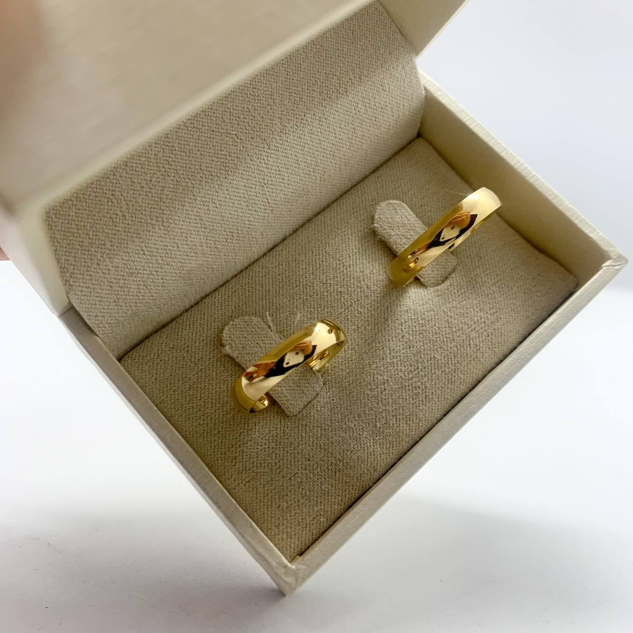 Par de Aliança Banhada - Amour 4mm Meia Cana Polida