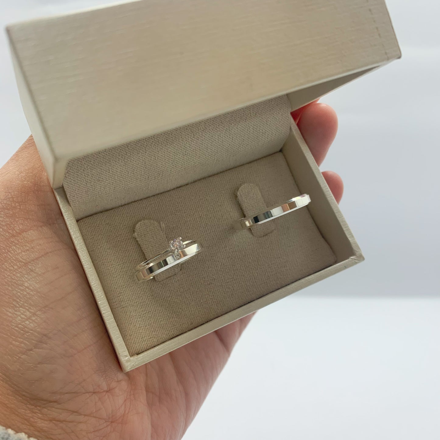 Par de Aliança Namoro em Prata 950 - Vinca 3mm Chanfrada Polida + Anel Brinde