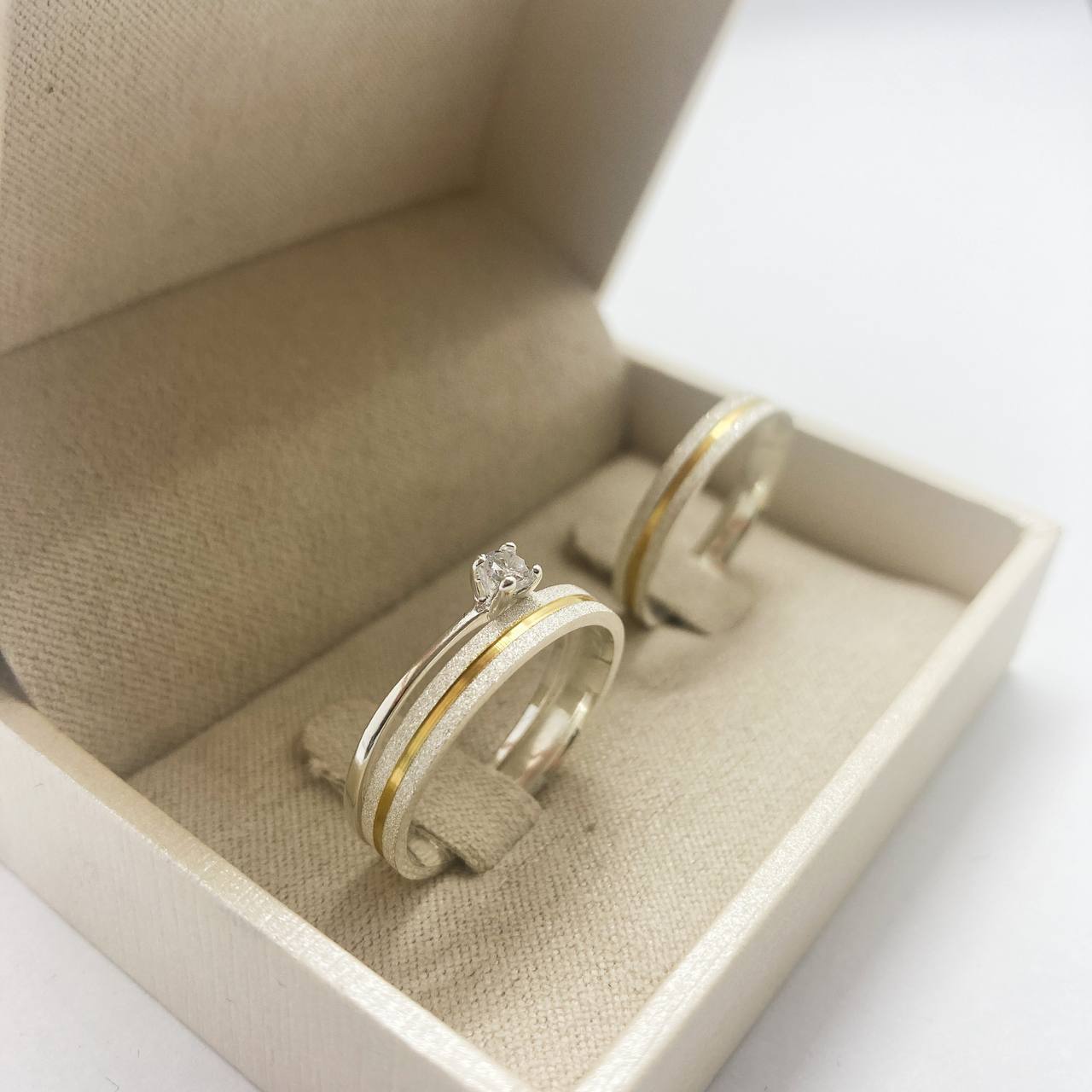 Par de Aliança Namoro em Prata 950 - Magnifique 3mm Reta Diamantada + Anel Brinde