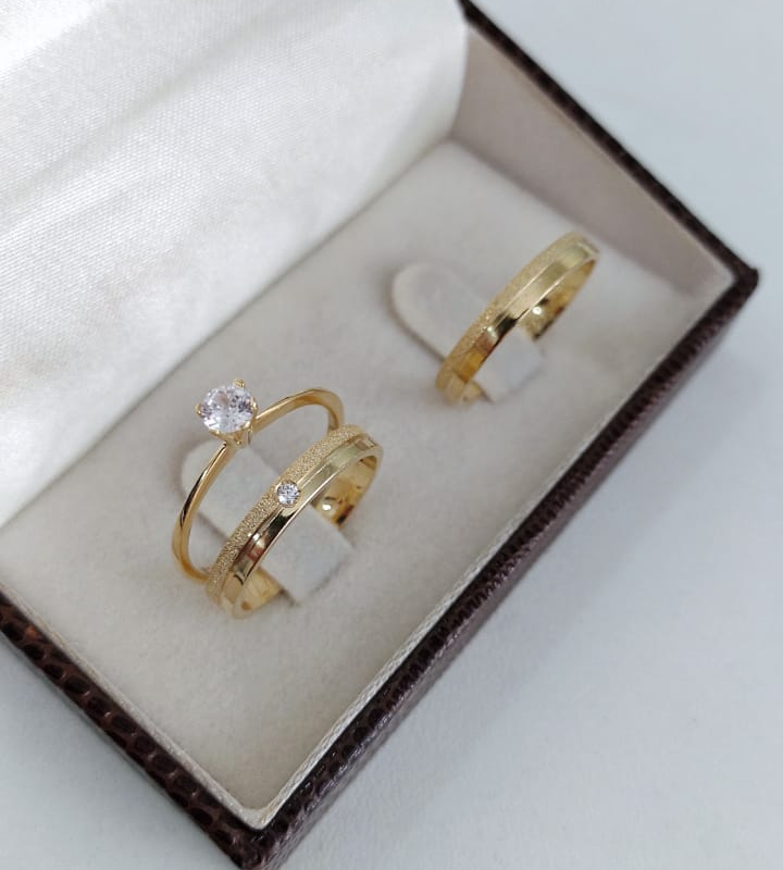 Par de Aliança Noivado/Casamento Ouro 750/18k - Baunilha 3mm Reta Diamantada/Polida + Anel Brinde