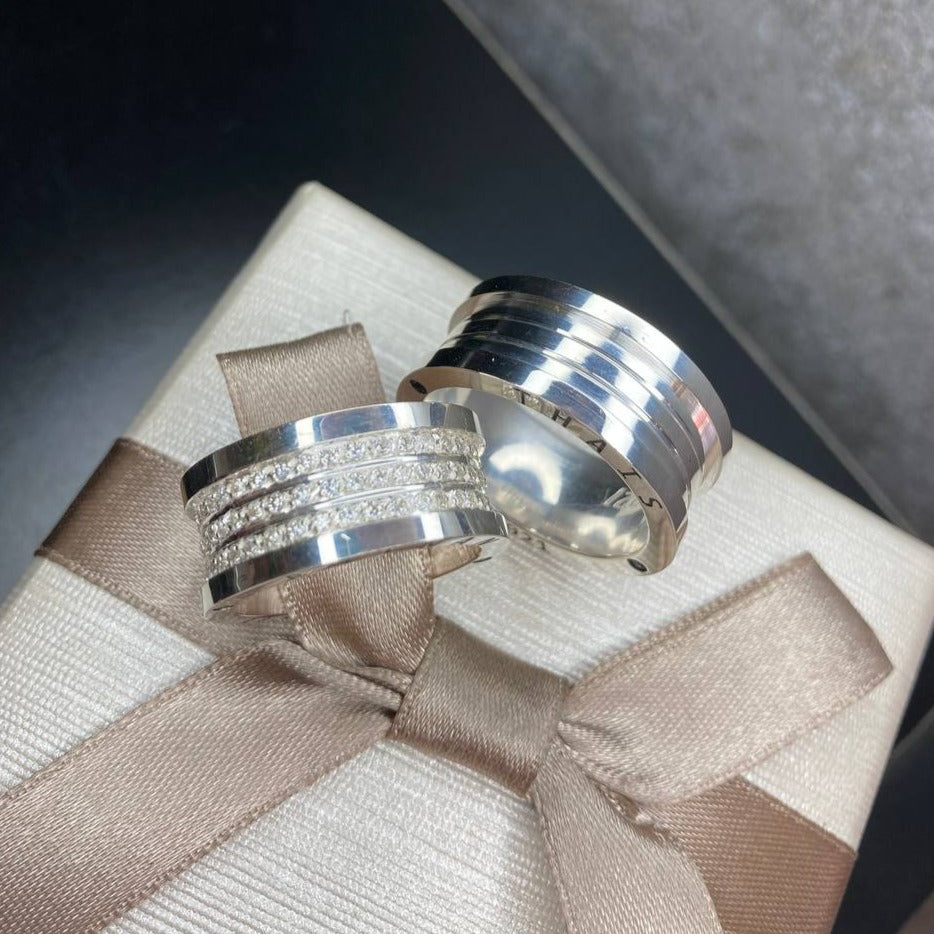 Par de Aliança Namoro em Prata 950 - Love Diamond 10mm Reta Polida + Anel Brinde