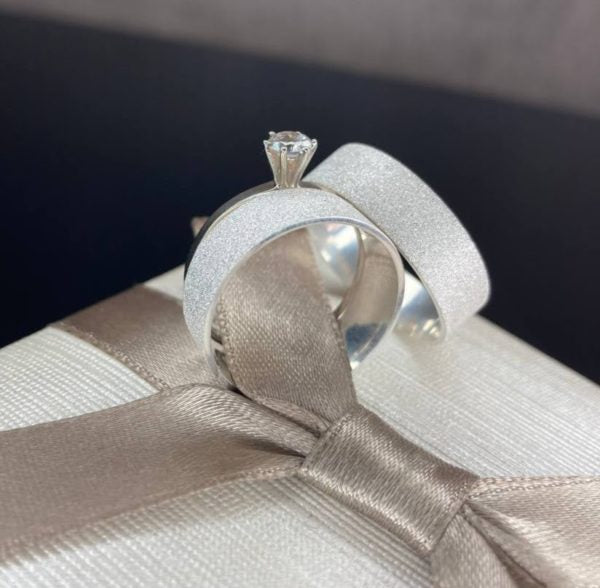 Par de Aliança Namoro em Prata 950 - Santino 6mm Reta Diamantada + Anel Brinde