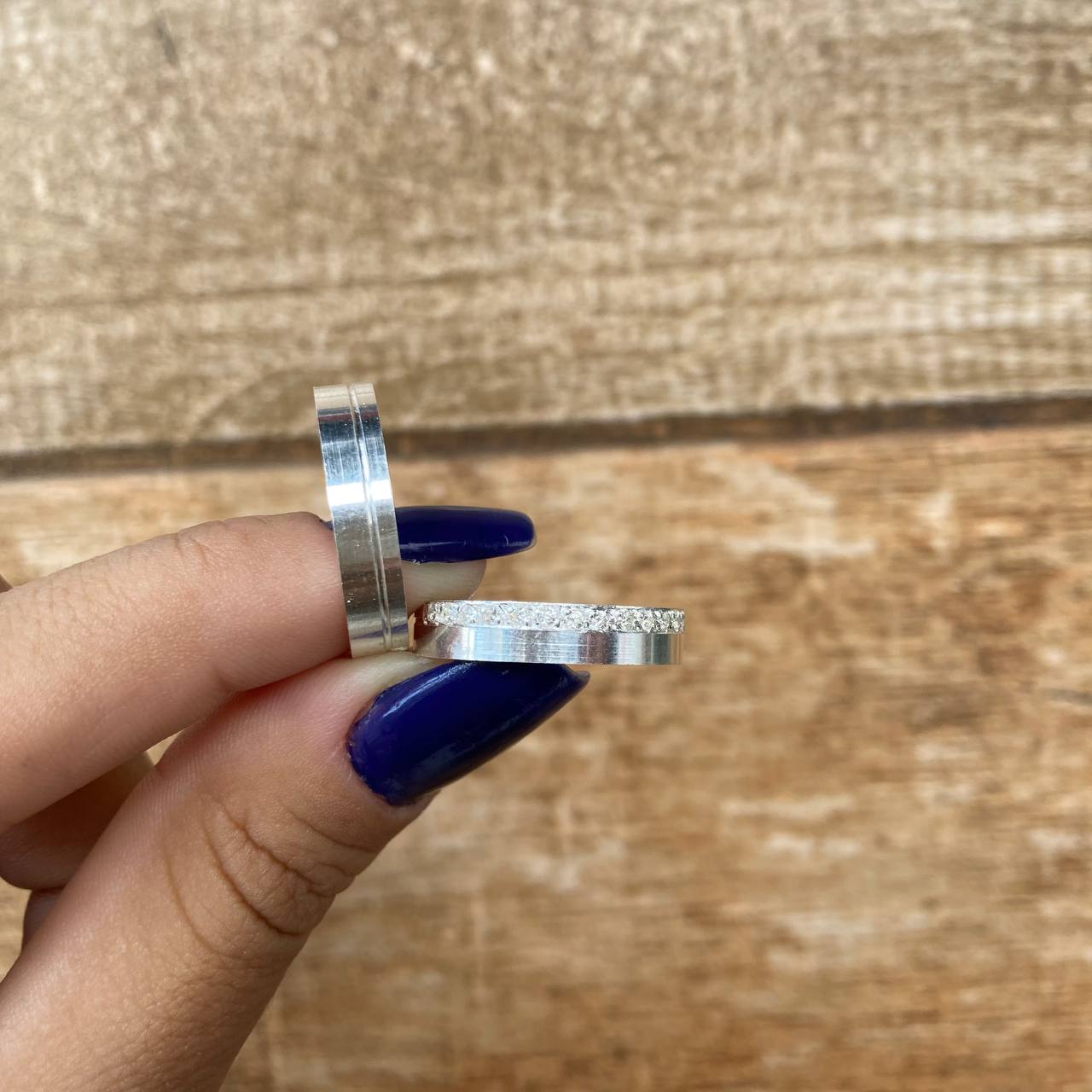 Par de Aliança Namoro em Prata 950 - Pretty Reta 4mm Polida + Anel Brinde