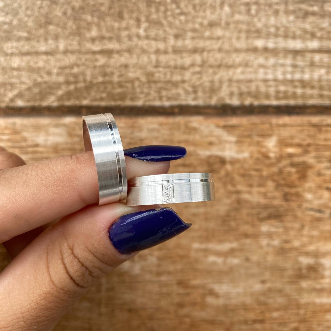 Par de Aliança Namoro em Prata 950 - Mon Trésor Reta 6mm Acetinada + Anel Brinde