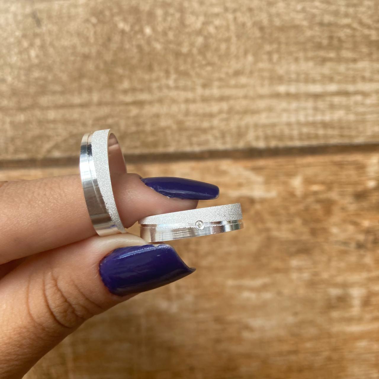 Par de Aliança Namoro em Prata 950 - Sunflower Reta 5mm Diamantada/Polida + Anel Brinde