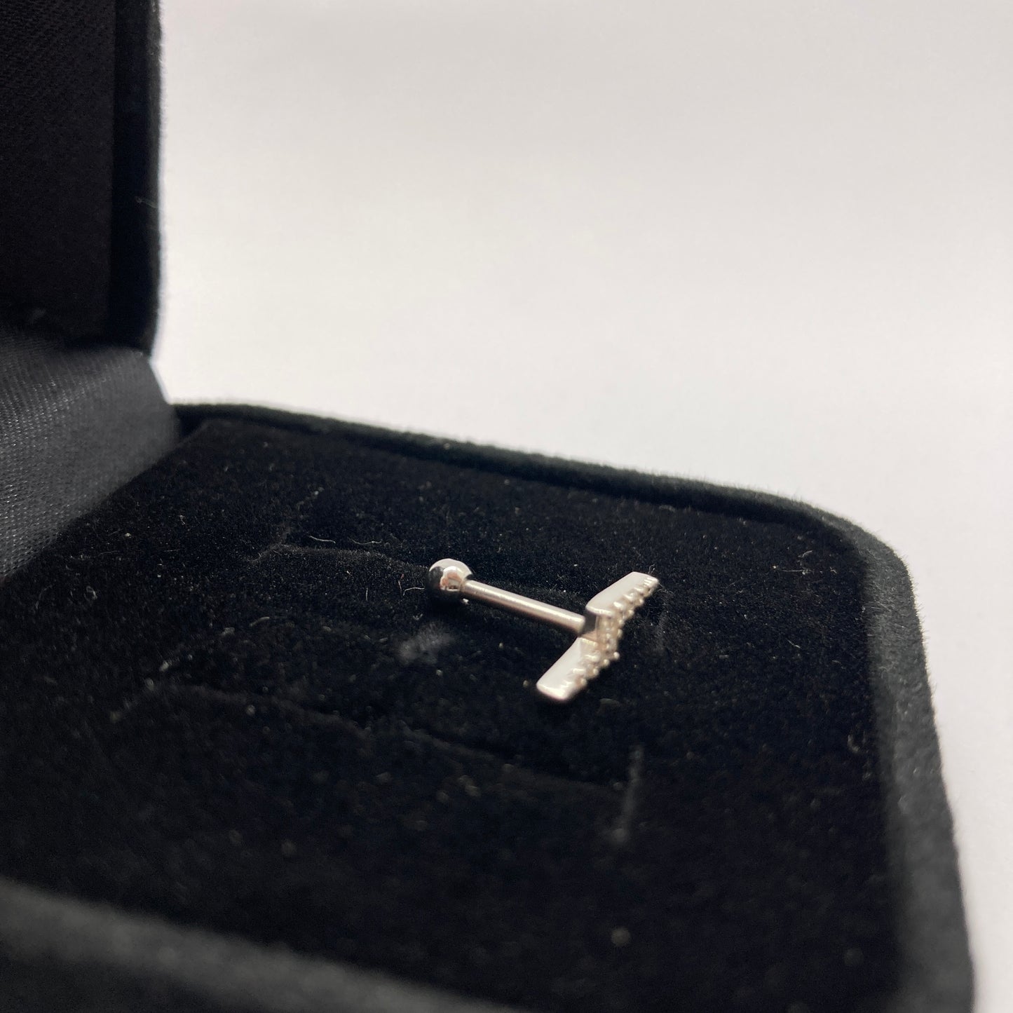 Piercing Trágus em Prata 925- Raio