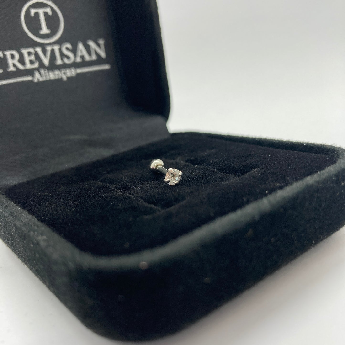 Piercing Trágus em Prata 925- Ponto de luz