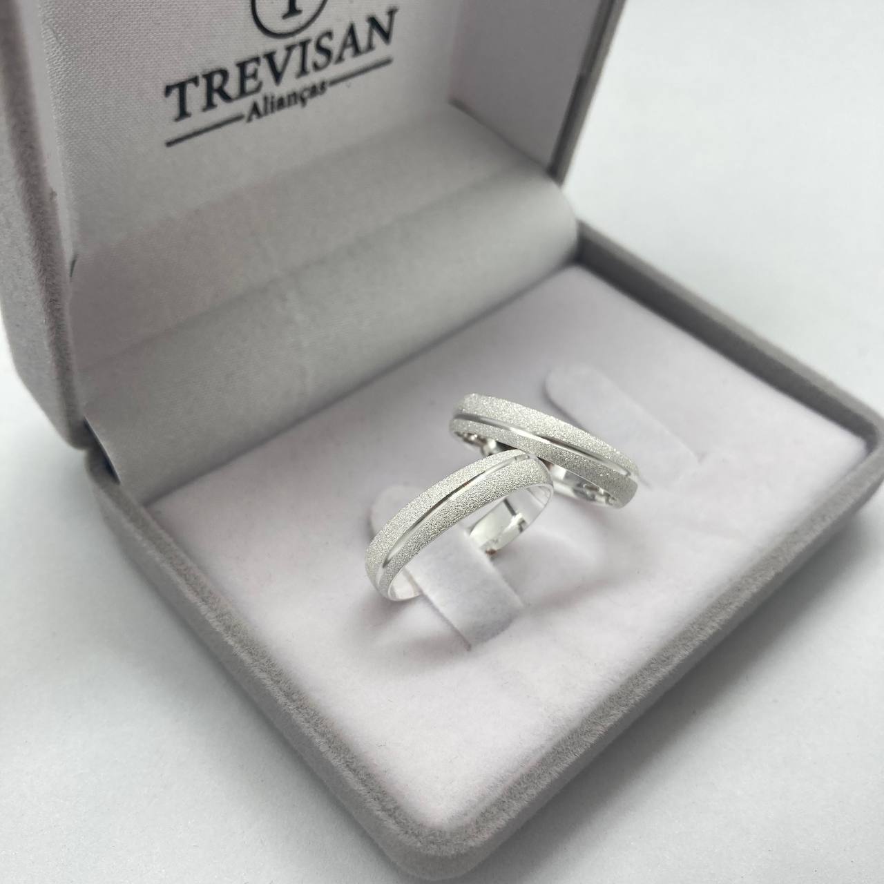 Par de Aliança Namoro em Prata 950 - Encanto Abaulada 4mm Diamantada + Anel Brinde