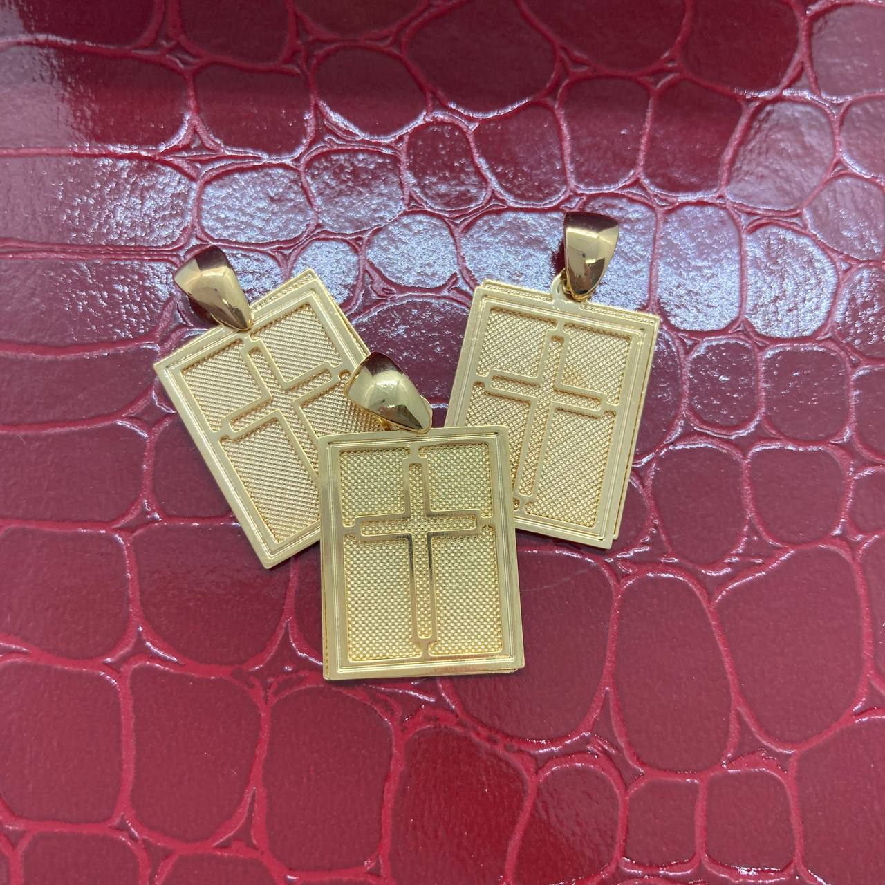 Pingente Banhado Medalha Cruz