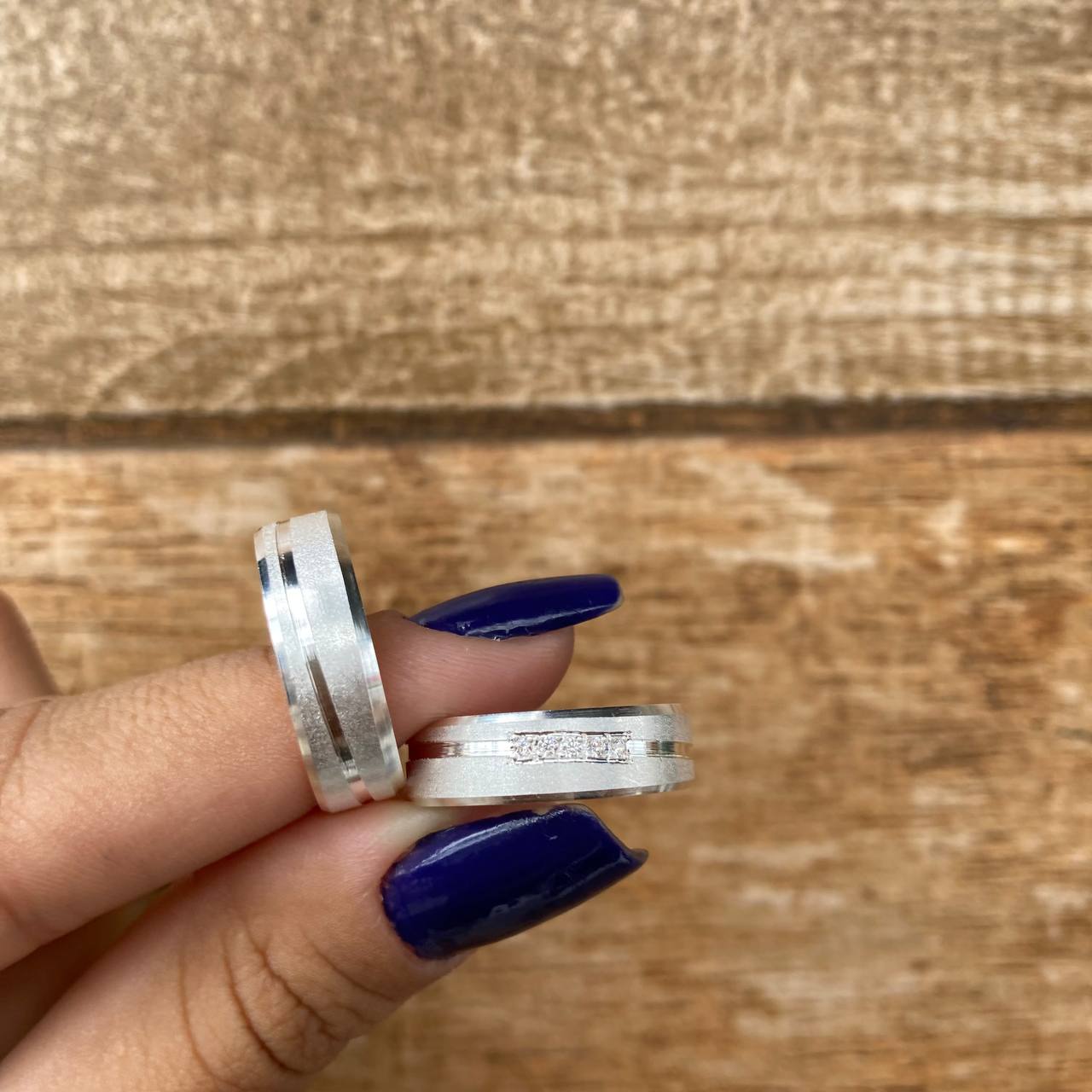 Par de Aliança Namoro em Prata 950 - Lumière Chanfrada 6mm Acetinada + Anel Brinde