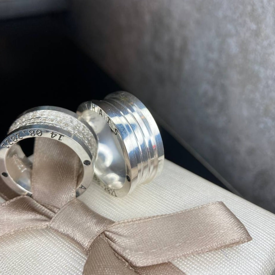 Par de Aliança Namoro em Prata 950 - Love Diamond 10mm Reta Polida + Anel Brinde