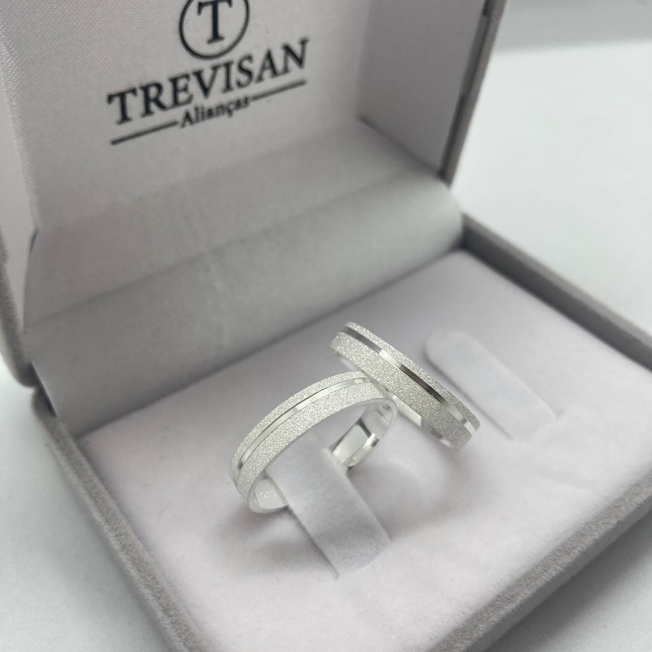 Par de Aliança Namoro em Prata 950 - Magnólia 4mm Reta Diamantada + Anel Brinde