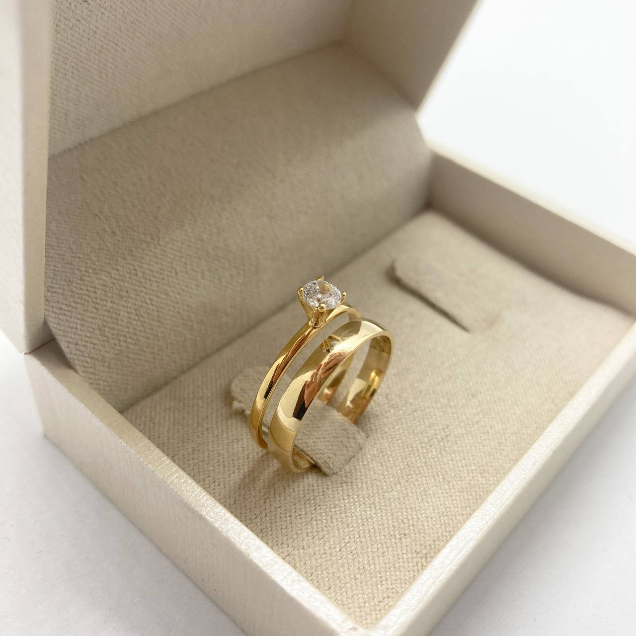 Par de Aliança Noivado/Casamento Ouro 750/18k - Desire 3mm Meia Cana Polida + Anel Brinde