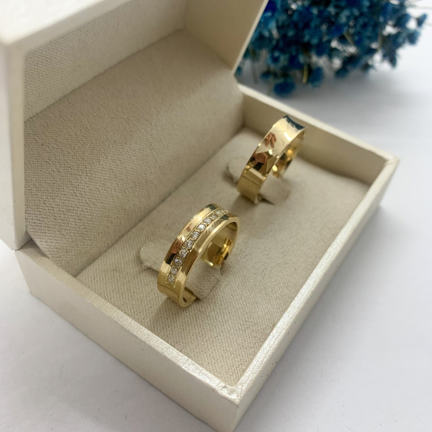 Par de Aliança Noivado/Casamento Ouro 750/18k - Lovely Côncava 5mm Polida+ Anel Brinde