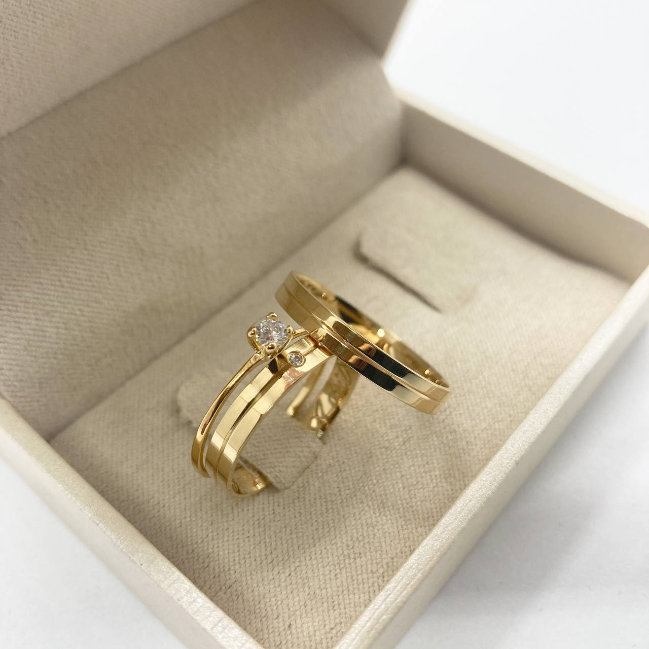 Par de Aliança Noivado/Casamento Ouro 750/18k - Damasco 3mm Reta Polida + Anel Brinde