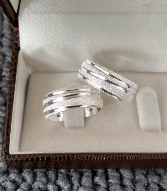Par de Aliança Namoro em Prata 950 - Pinheiro 6mm Abaulada Diamantada + Anel Brinde