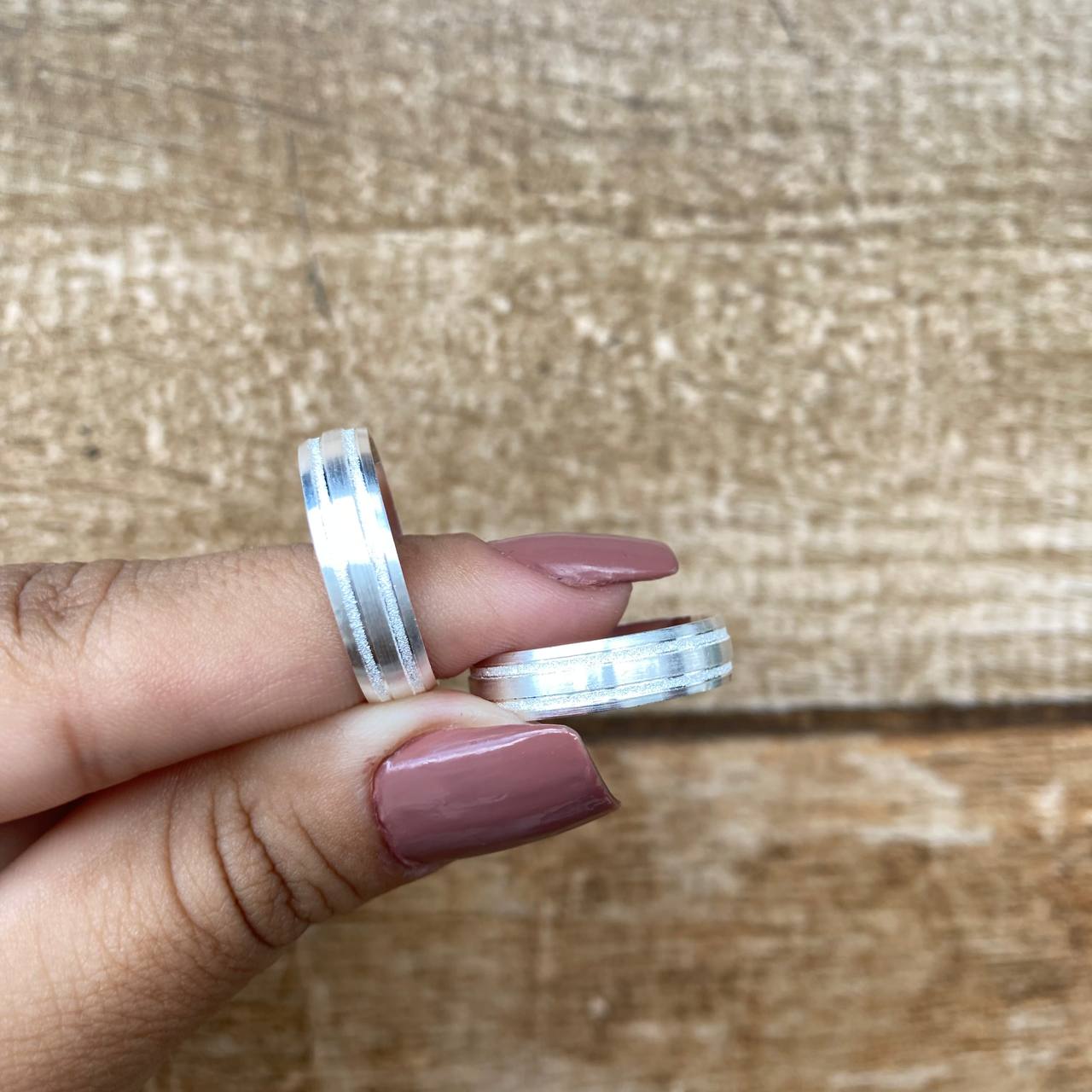 Par de Aliança Namoro em Prata 950 - Majestade Meia cana 5mm Acetinada + Anel Brinde