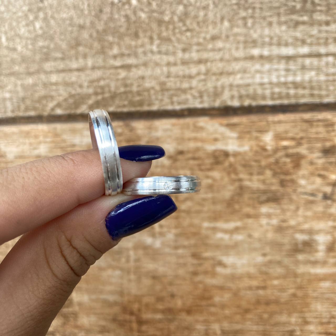Par de Aliança Namoro em Prata 950 - Bisou Abaulada 4mm Acetinada + Anel Brinde