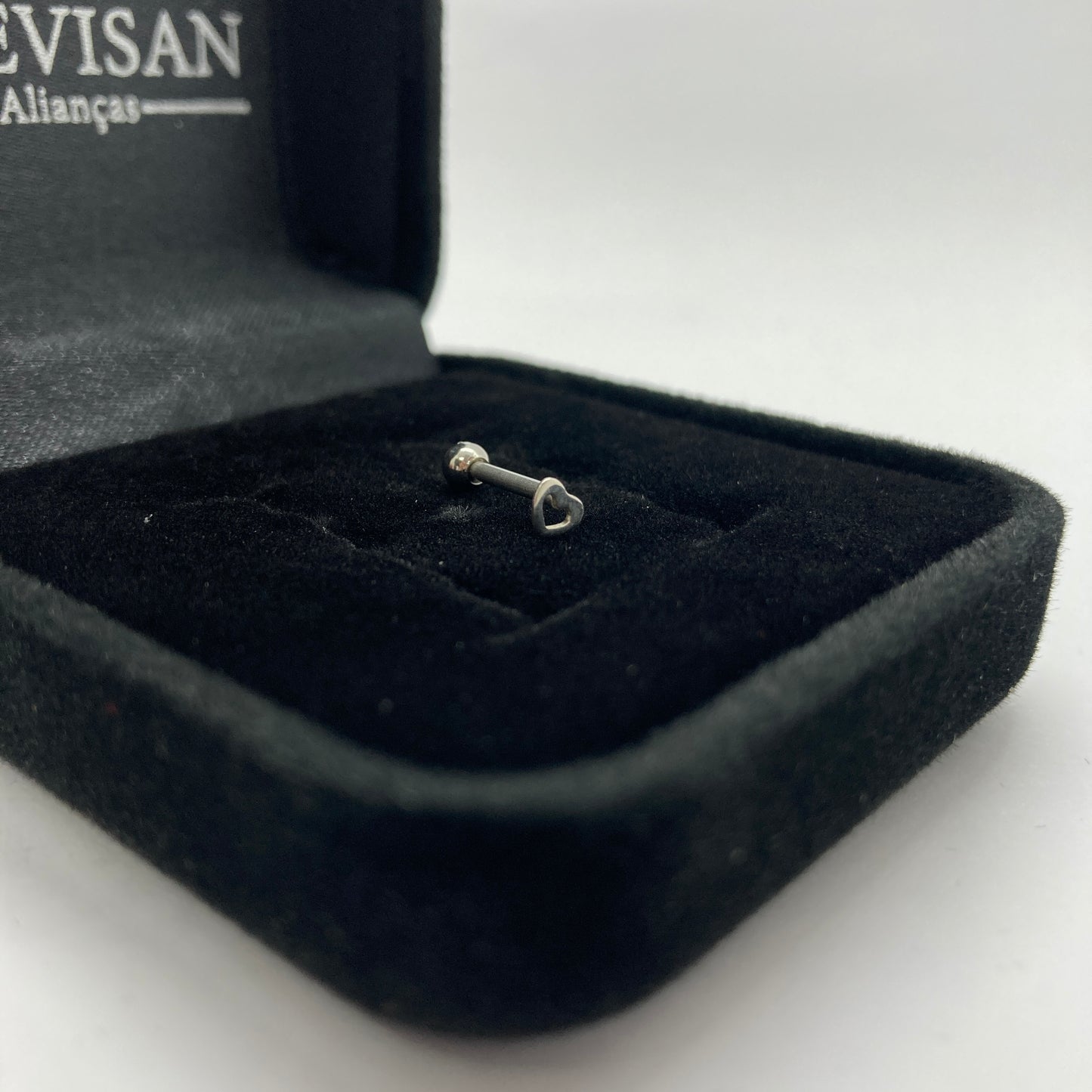 Piercing Trágus em Prata 925- Coração vazado