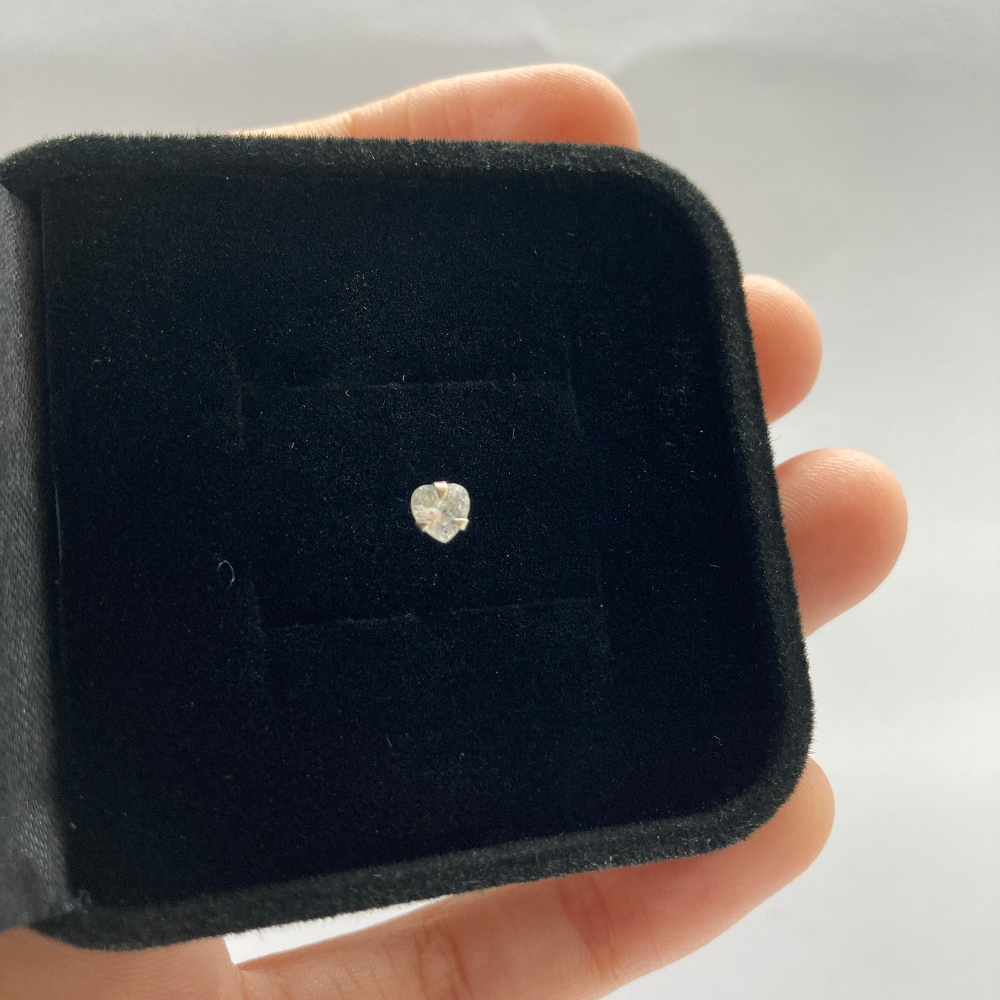 Piercing Trágus em Prata 925- Ponto de luz Coração