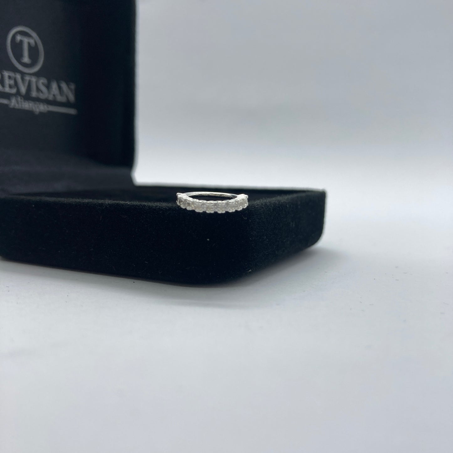 Piercing em Prata 925- Argola cravejada