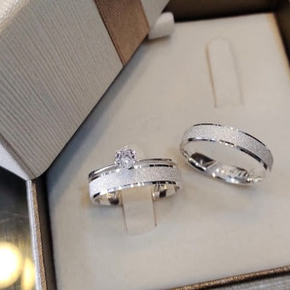 Par de Aliança Namoro em Prata 950 - Vitória Régia 4 mm Reta Diamantada + Anel Brinde