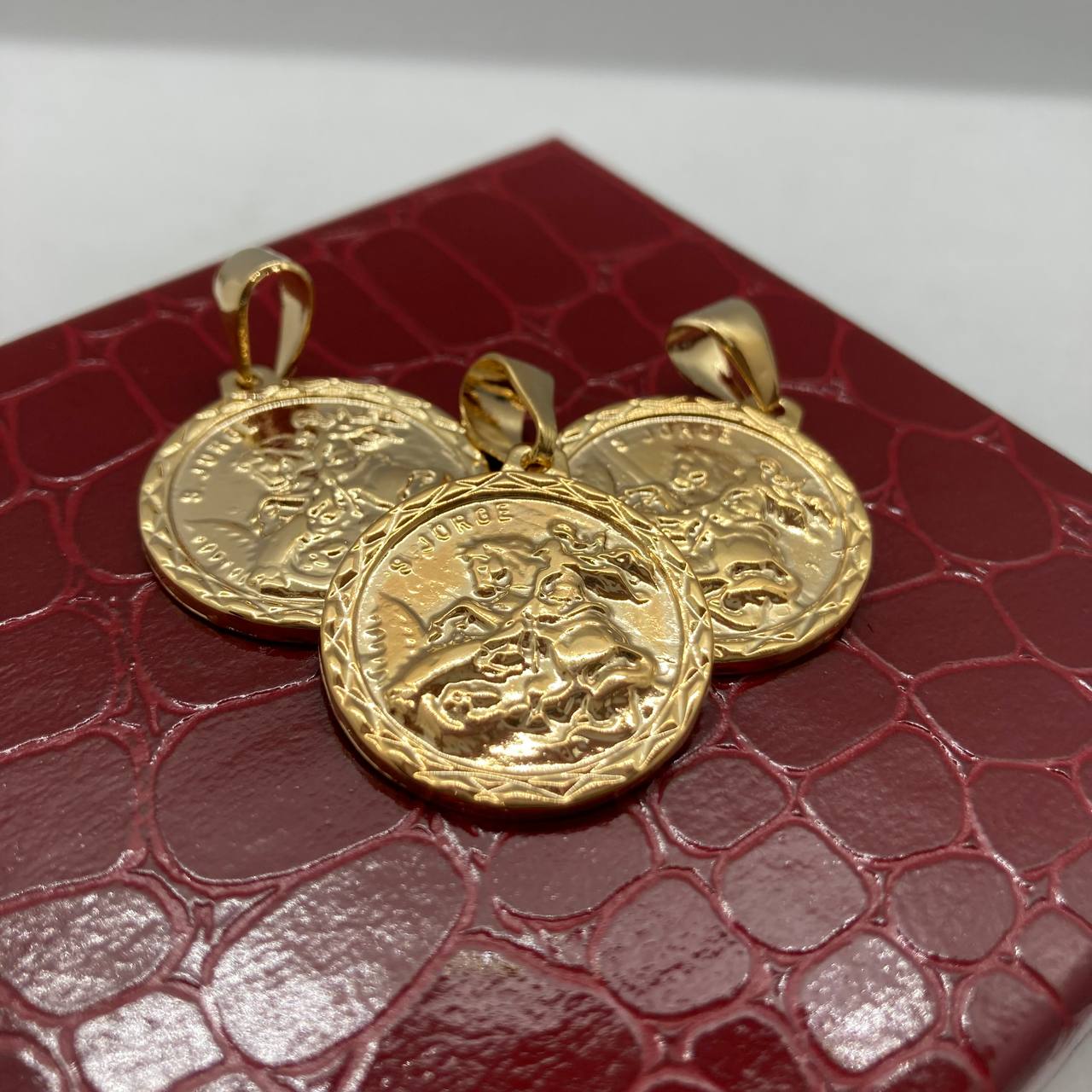 Pingente Banhado Medalha São Jorge