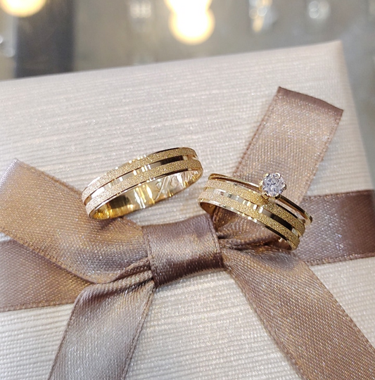 Par de Aliança Noivado/Casamento Ouro 750/18k - Mayim 4mm Reta Diamantada/Polida + Anel Brinde