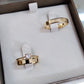 Par de Aliança Noivado/Casamento Ouro 750/18k - Româ 4mm Chanfrada Polida + Anel Brinde